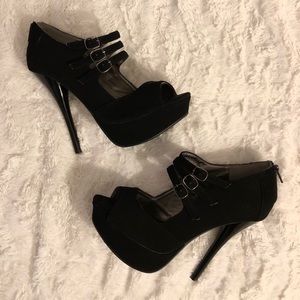 🌟Sale🌟 Black Deb Buckle Strapped Heels